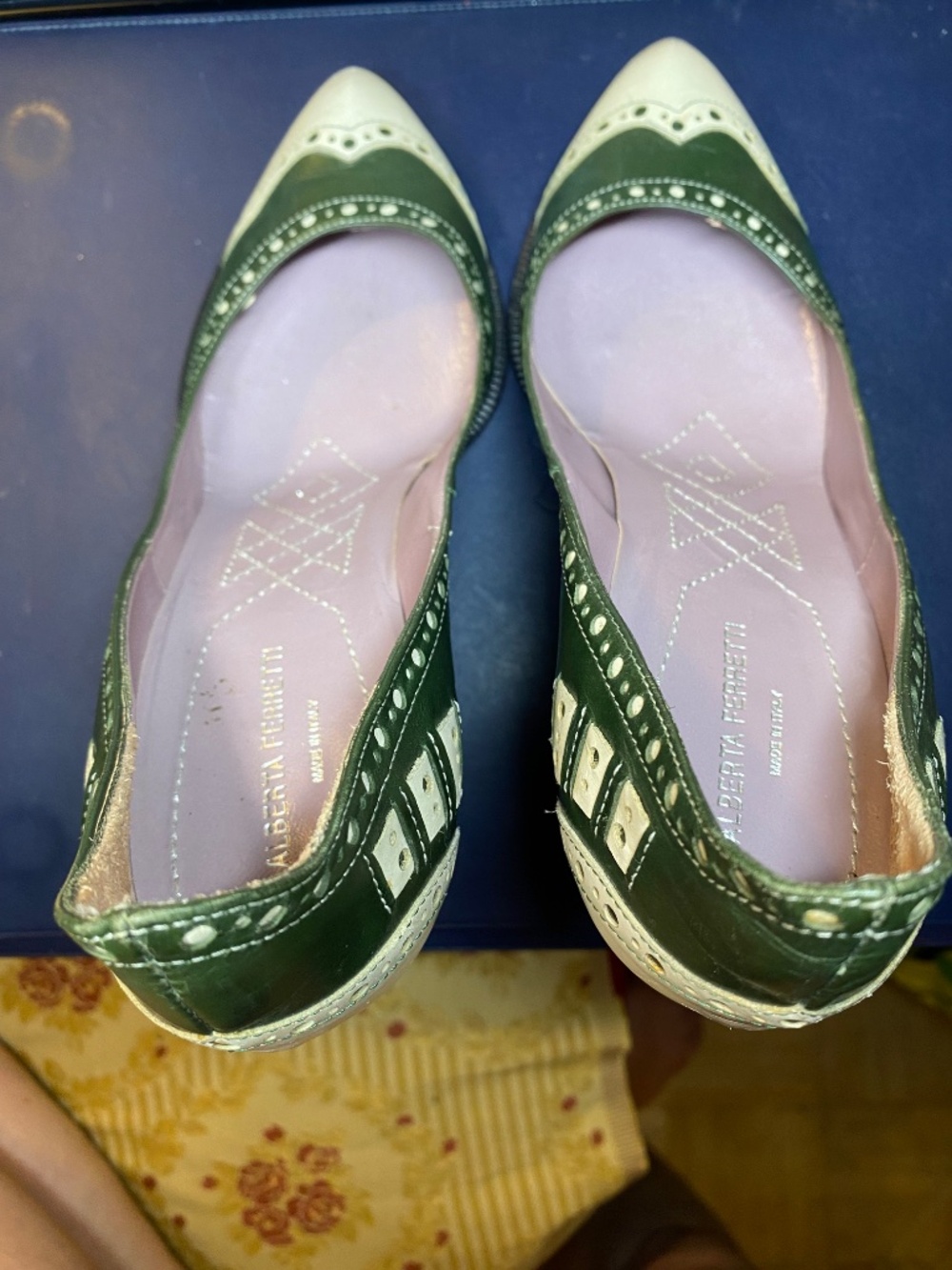 Vintage Alberta Ferretti Green Cream Leather Brogue Wingtip Pumps Heels 37 7 - Picture 7 of 14
